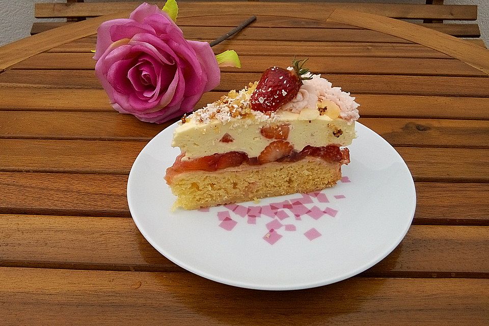 Schneemousse-Erdbeertorte Schneemousse-Erdbeertorte