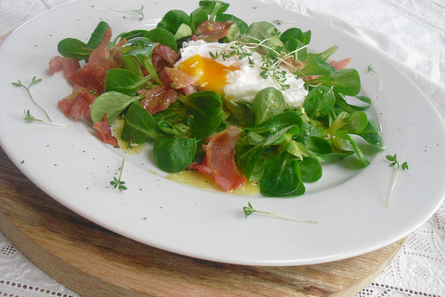 Salat mit pochierten Eiern und Bacon| Chefkoch