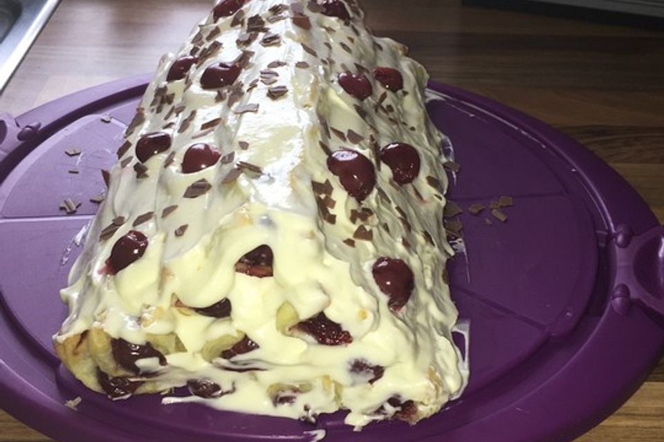 Blätterteig - Kirsch - Pyramide Blätterteig - Kirsch - Pyramide