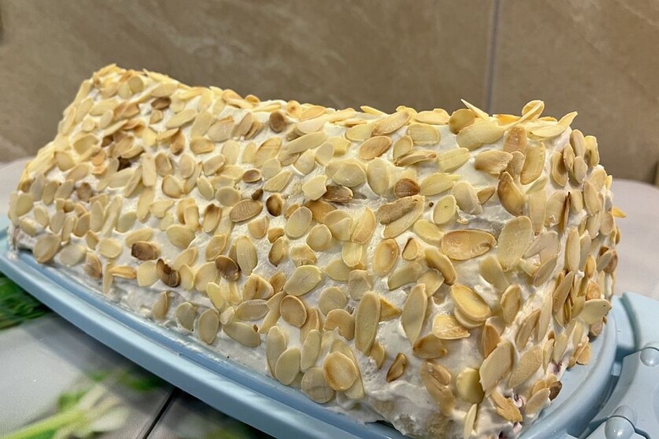 Blätterteig - Kirsch - Pyramide Blätterteig - Kirsch - Pyramide