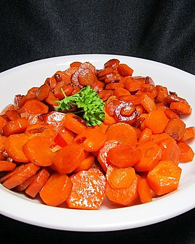 Scharf - fruchtiges Karottengemüse