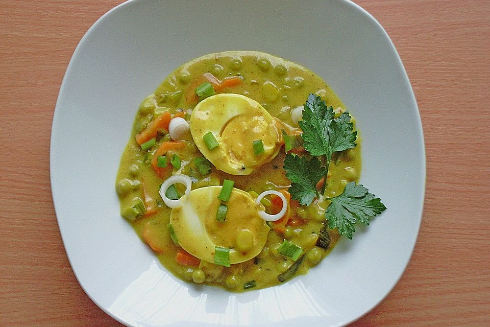 Eier in Currysauce