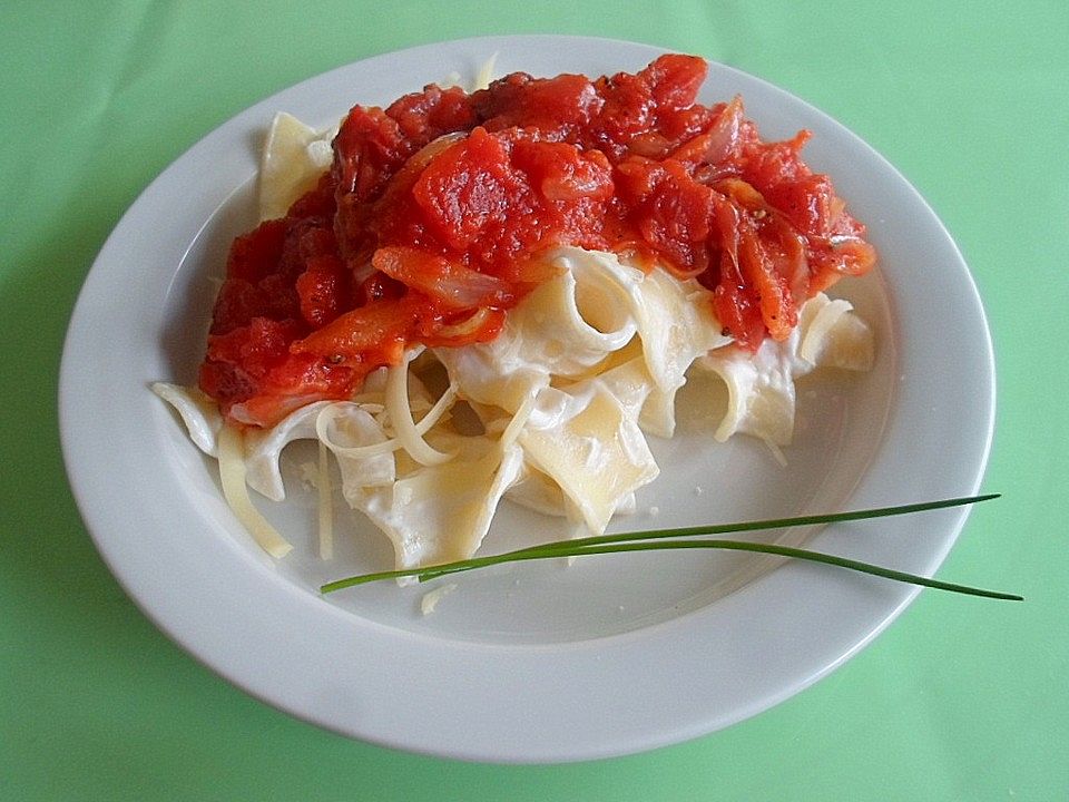 Nudeln mit griechischem Joghurt und Tomatensoße von ploschi01| Chefkoch