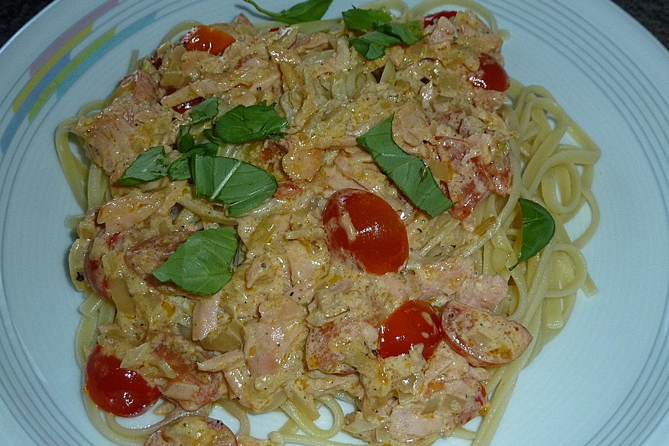 Tagliatelle al Salmone