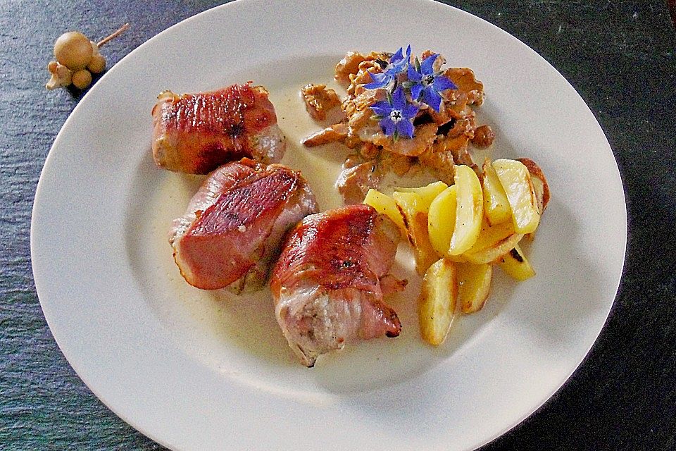 Schweinefilet in Parmaschinken mit Senf und Rosmarin