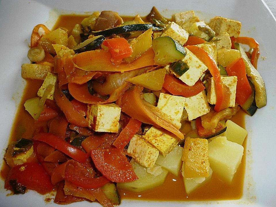 Bunte Gemüsepfanne mit Tofu auf Reis von Jujak| Chefkoch