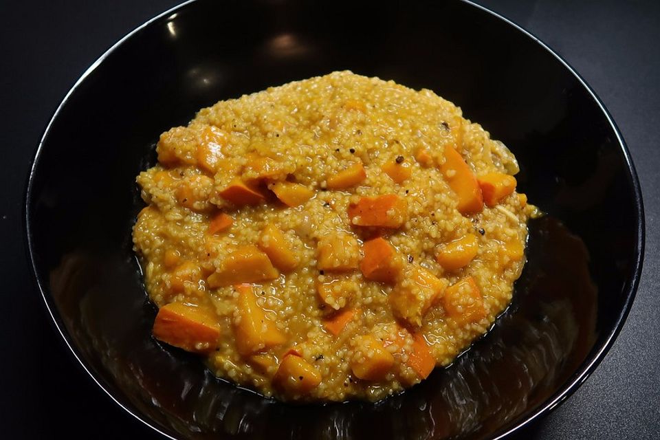 Kürbis - Couscous - Eintopf mit Kokosmilch Kürbis - Couscous - Eintopf mit Kokosmilch