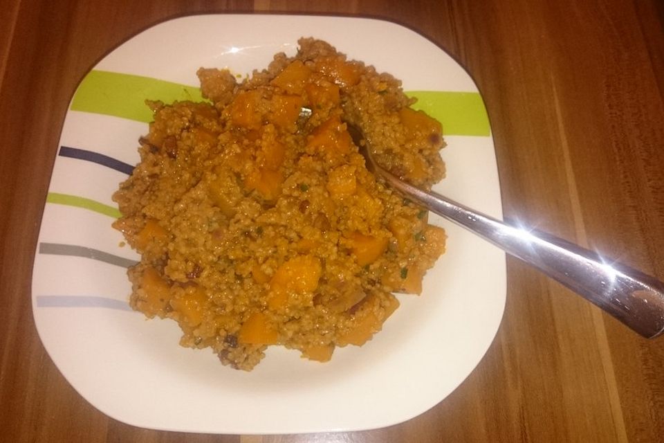 Kürbis - Couscous - Eintopf mit Kokosmilch Kürbis - Couscous - Eintopf mit Kokosmilch