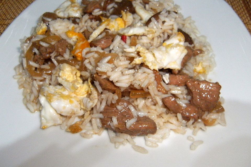 Khao Pad Muh - gebratener Reis mit Schweinefleisch