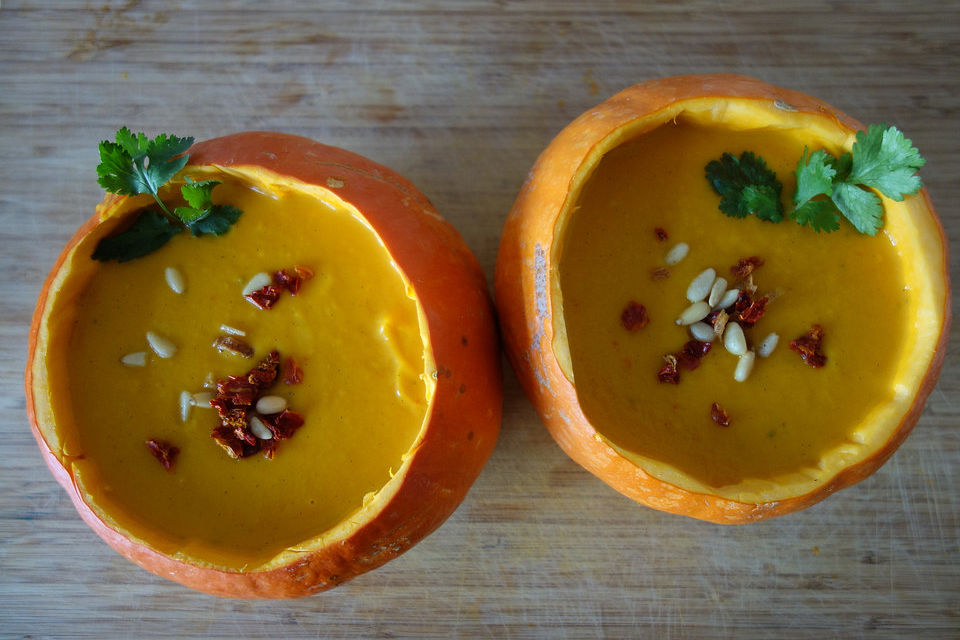 Kürbissuppe mit Ingwer und Kokos