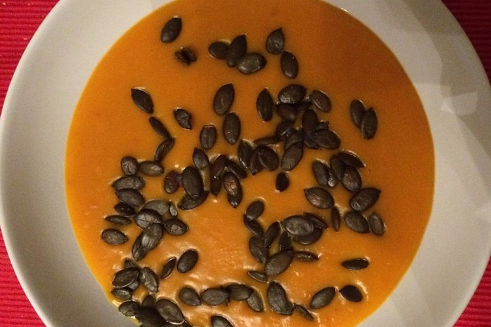 Kürbissuppe mit Ingwer und Kokos