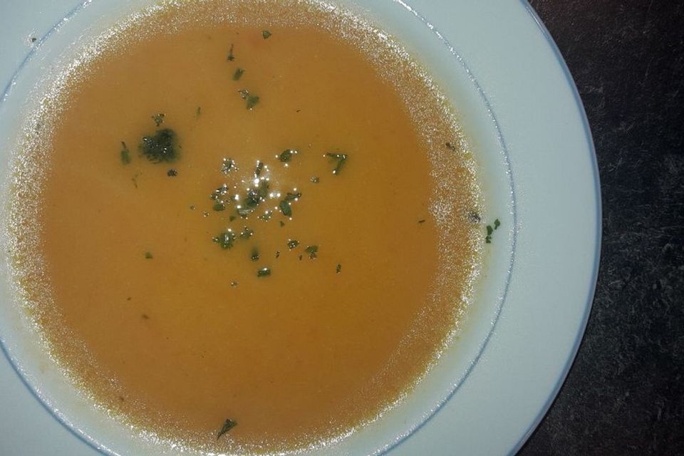 Kürbissuppe mit Ingwer und Kokos