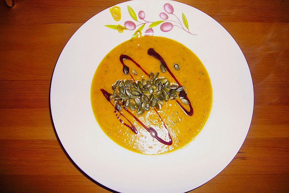 Kürbissuppe mit Ingwer und Kokos