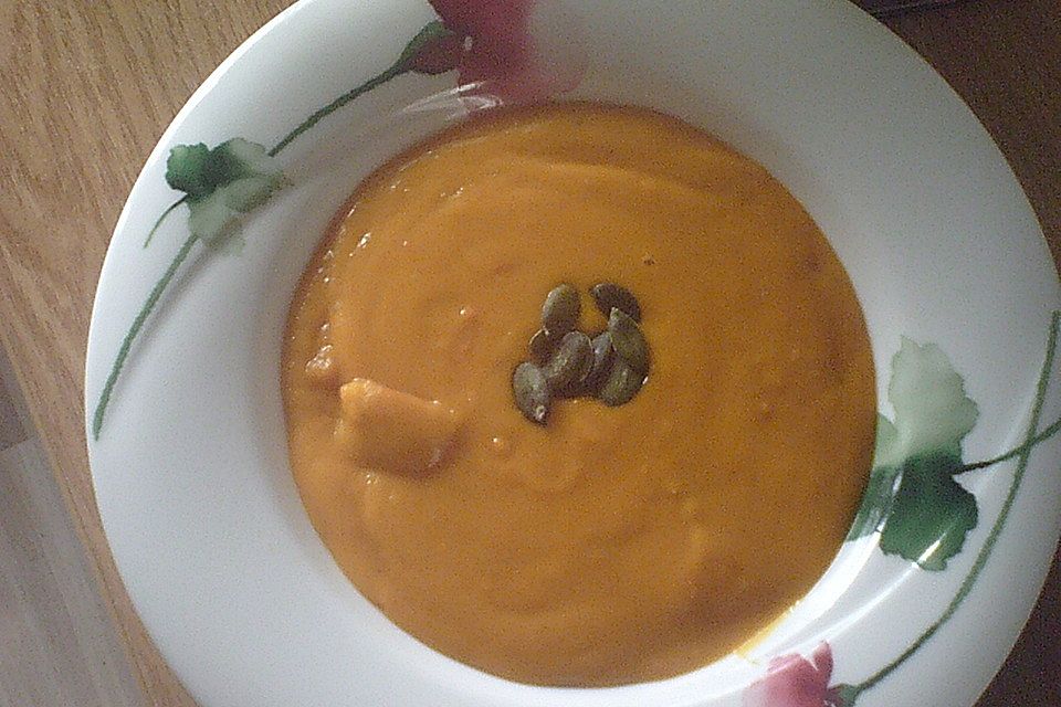 Kürbissuppe mit Ingwer und Kokos