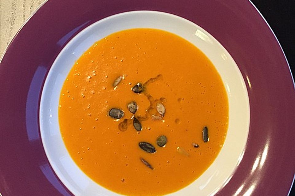 Kürbissuppe mit Ingwer und Kokos