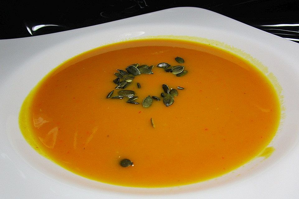 Kürbissuppe mit Ingwer und Kokos