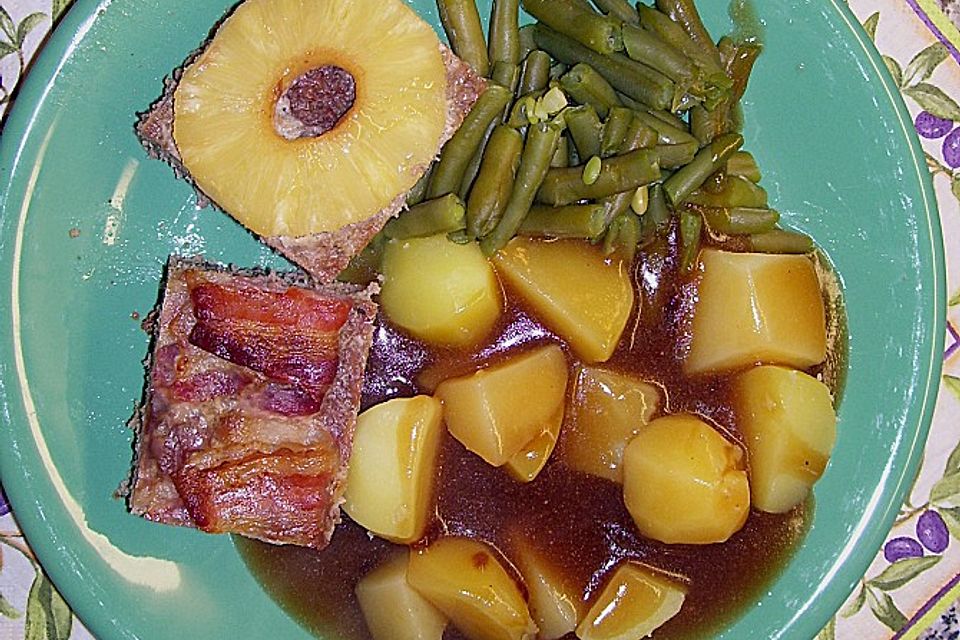 Hackfleisch vom Blech mit Ananas und Frühstücksspeck Hackfleisch vom Blech mit Ananas und Frühstücksspeck