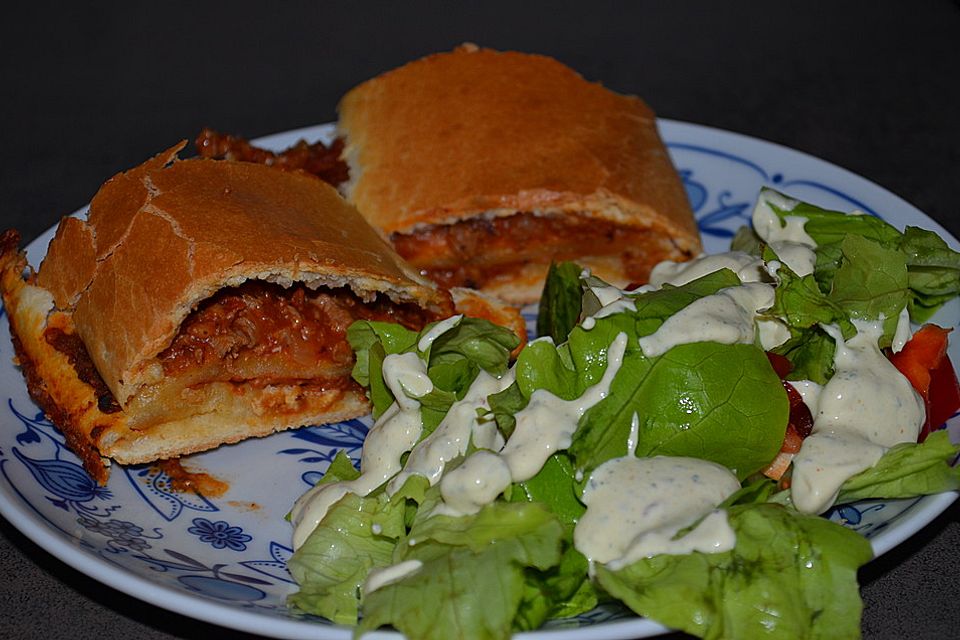 Weiche Brötchen gefüllt mit Hackfleisch