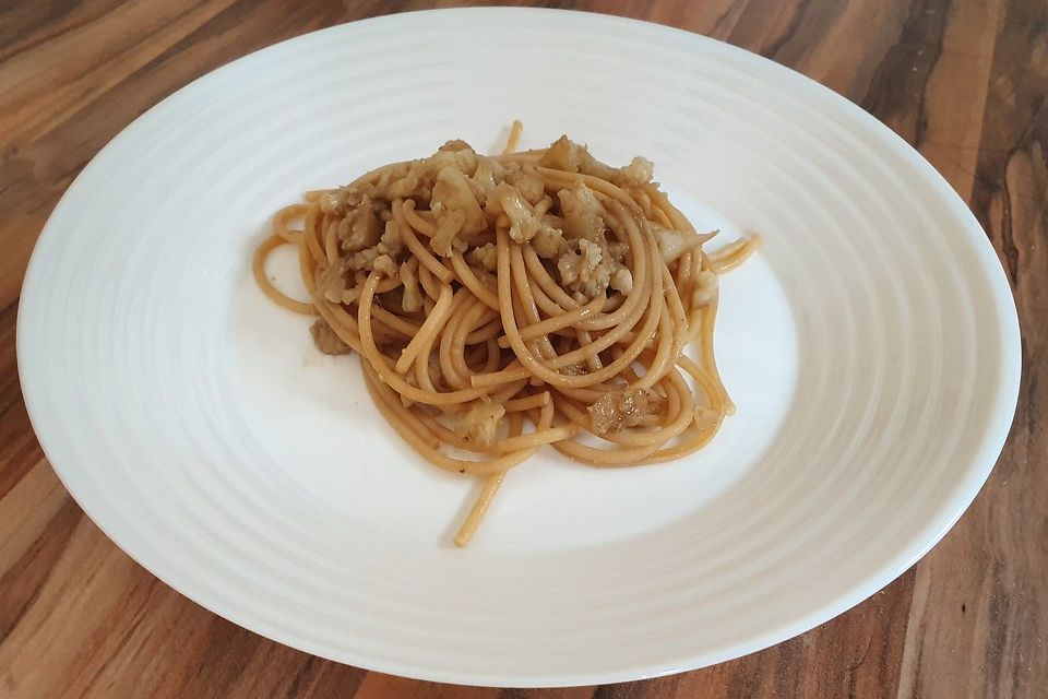 Spaghetti mit Blumenkohl und Schafskäse