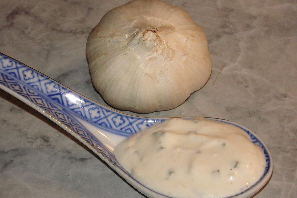 Knoblauchdip zum Reinlegen Knoblauchdip zum Reinlegen