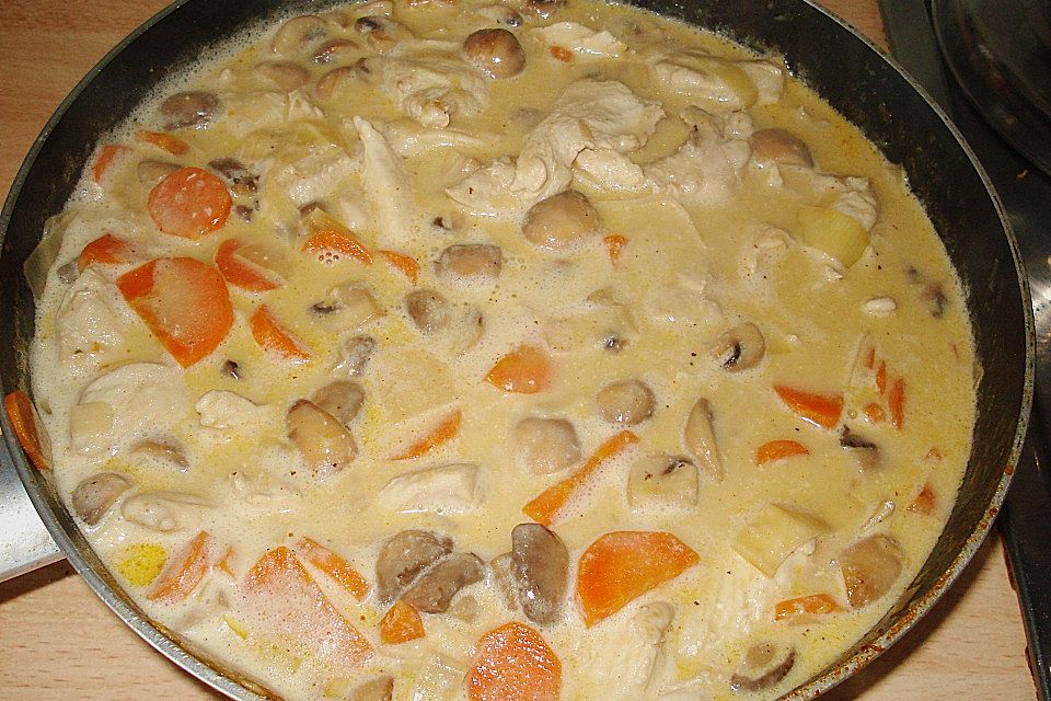 Hähnchengeschnetzeltes mit Champignons und Möhren