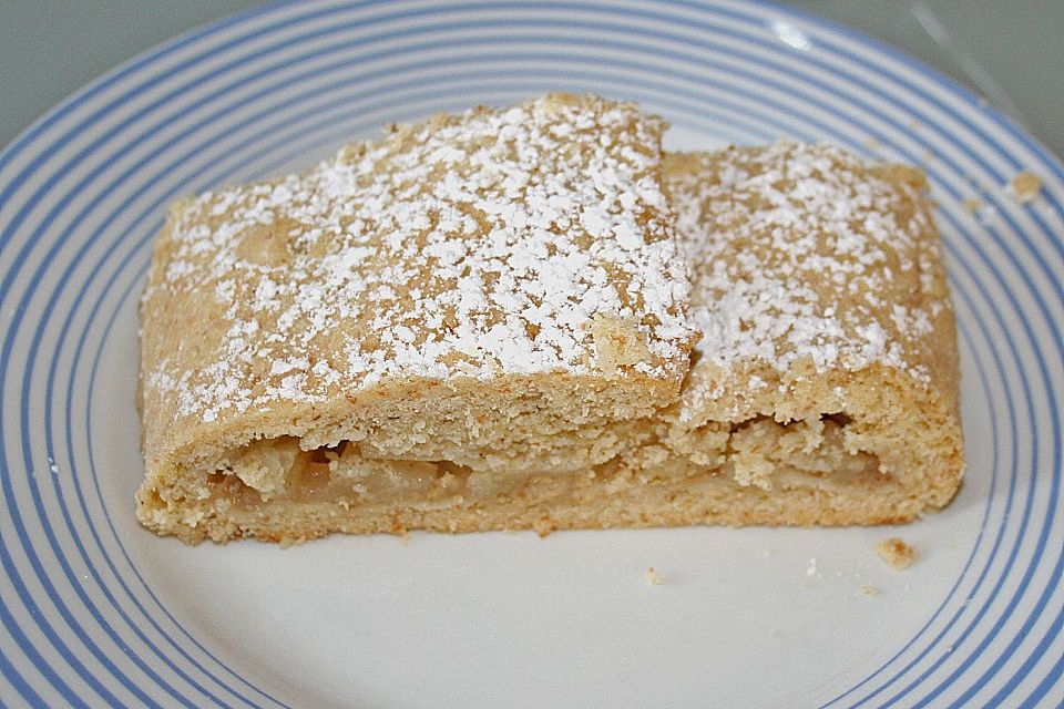 Mürber Apfelstrudel