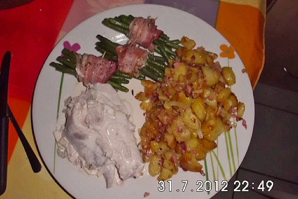 Matjes mit Speckbohnen und roten Zwiebeln