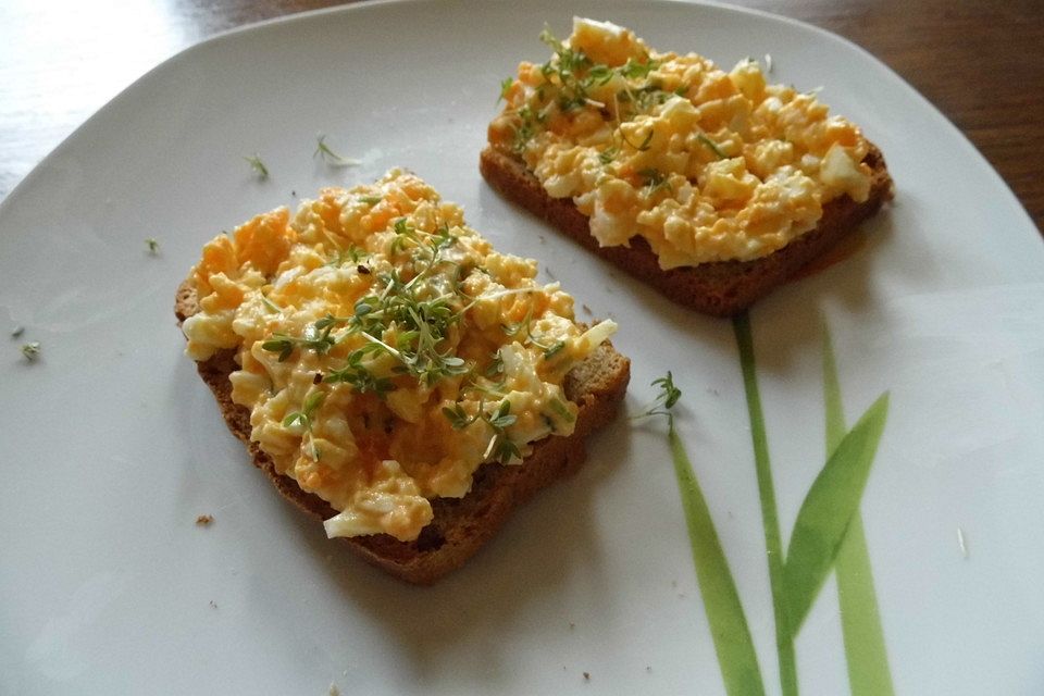 Vollkorn - Toast mit lecker angemachten Eiern