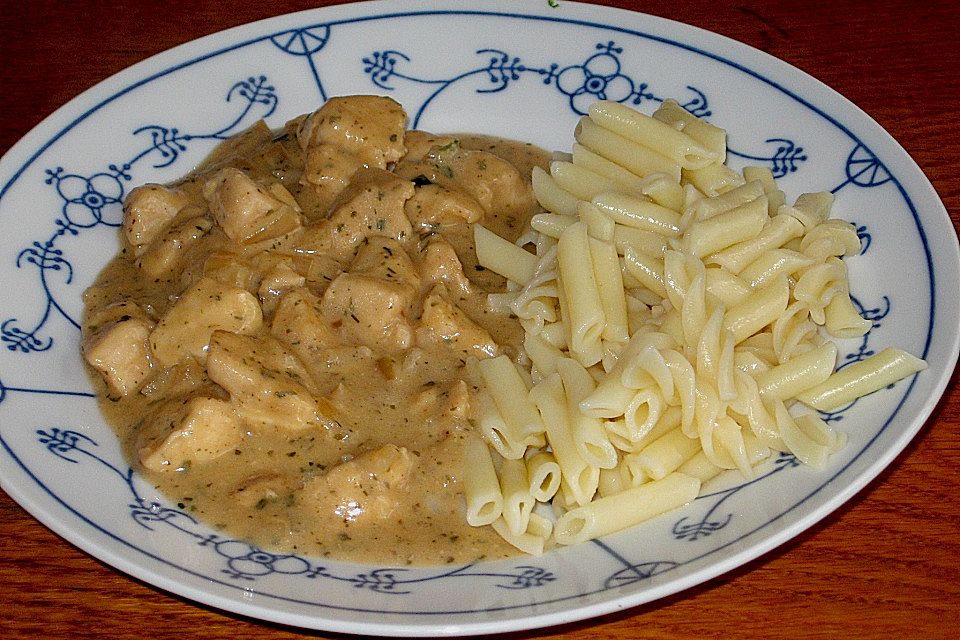 Rigatoni mit Hähnchen in Senf - Sahne - Sauce