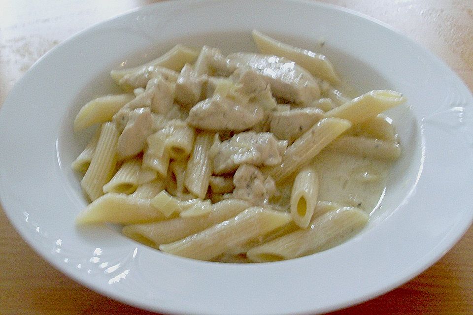 Rigatoni mit Hähnchen in Senf - Sahne - Sauce