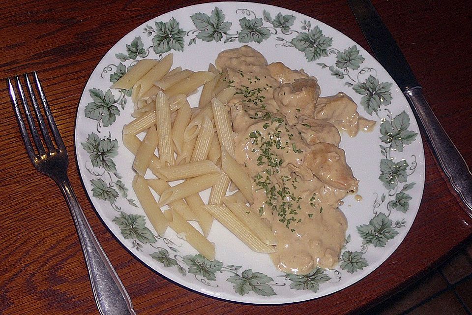 Rigatoni mit Hähnchen in Senf - Sahne - Sauce