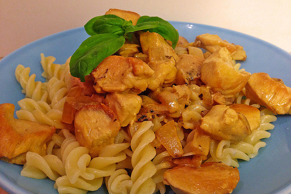 Rigatoni mit Hähnchen in Senf - Sahne - Sauce