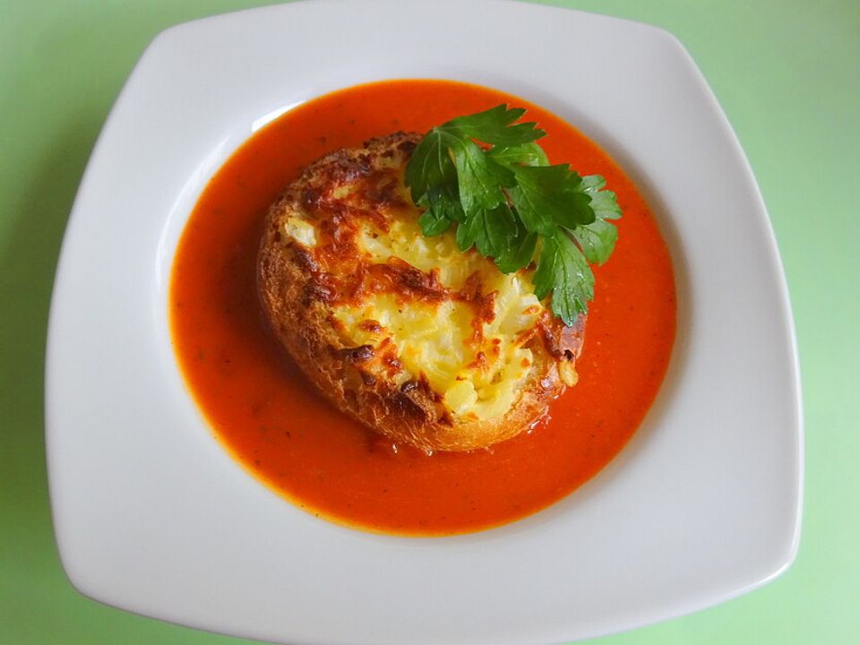 Tomatencremesuppe mit überbackenen Käsebrötchen von Orange| Chefkoch