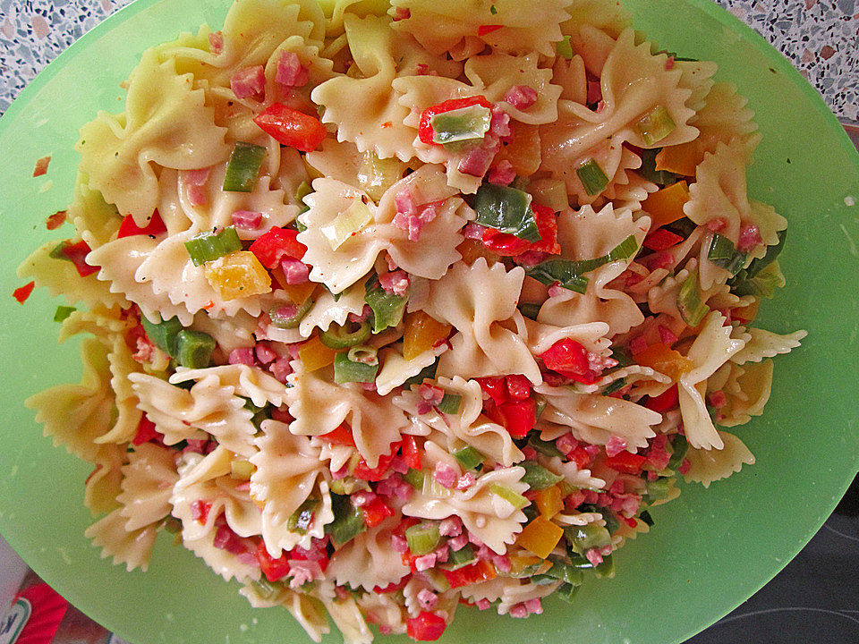 Schmetterlings - Salat mit Paprika von naomi1973 | Chefkoch