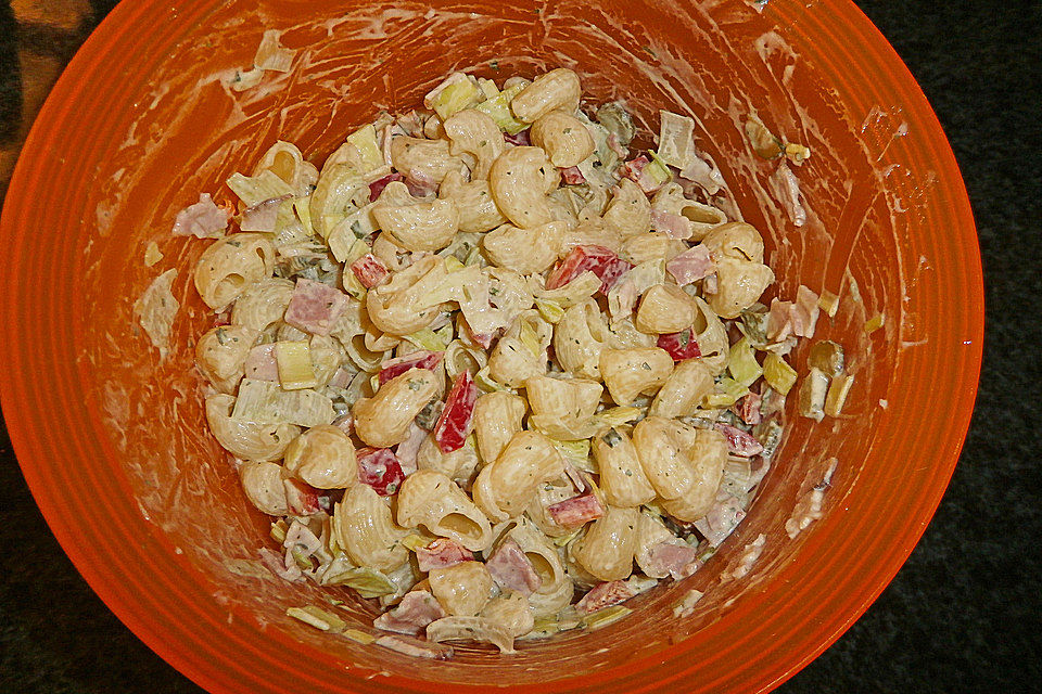 Schmetterlings - Salat mit Paprika