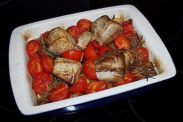 Schweinefilet mit Kartoffeln & Tomaten aus dem Ofen