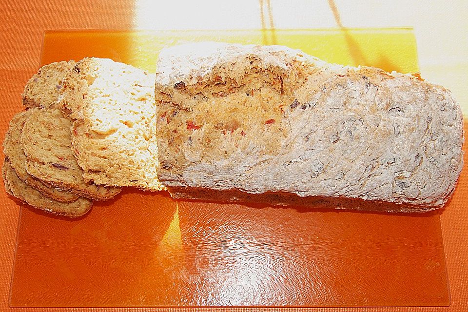 Iberisches Tomatenbrot mit roten Zwiebeln