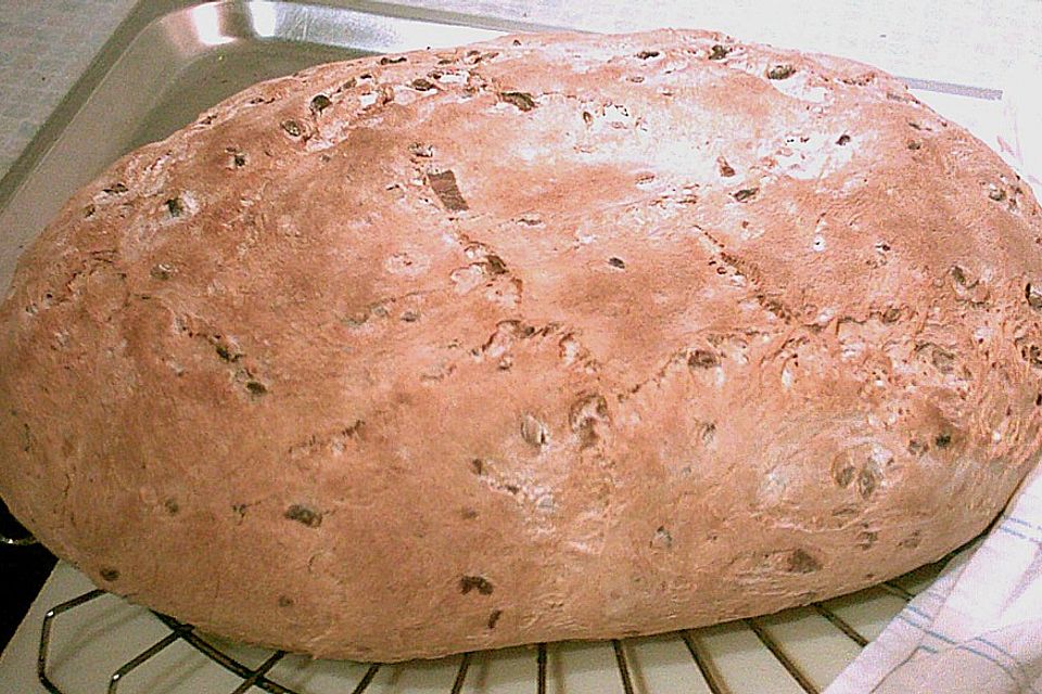 Iberisches Tomatenbrot mit roten Zwiebeln