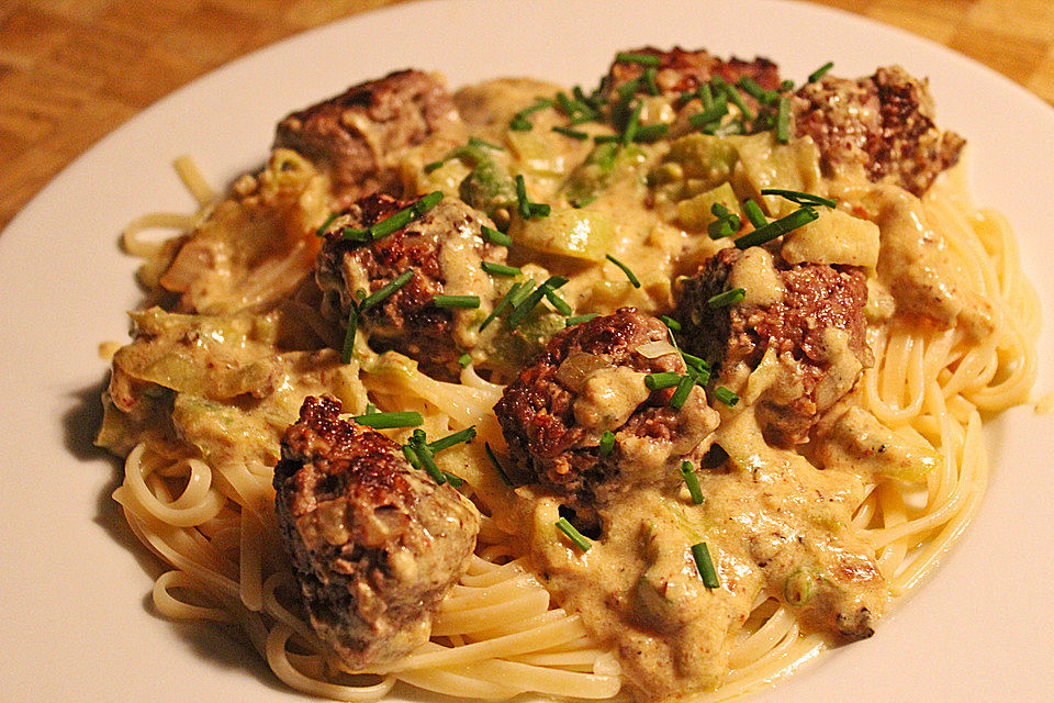 Linguine im Lauchrahm mit Hackfleischbällchen