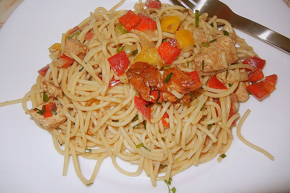 Asiatischer Spaghettisalat