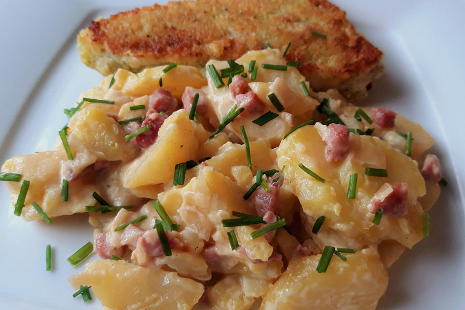 Warmer Kartoffelsalat mit Speck und Zwiebeln