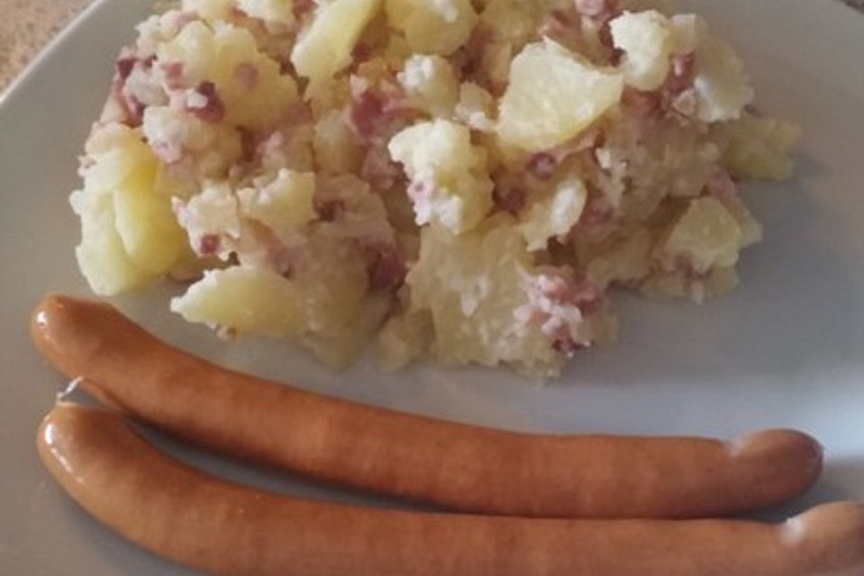 Warmer Kartoffelsalat mit Speck und Zwiebeln