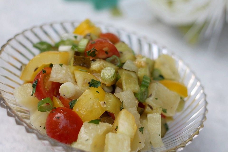 Harzerkäse - Salat mit Tomaten und Gurken