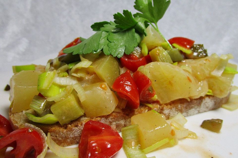 Harzerkäse - Salat mit Tomaten und Gurken