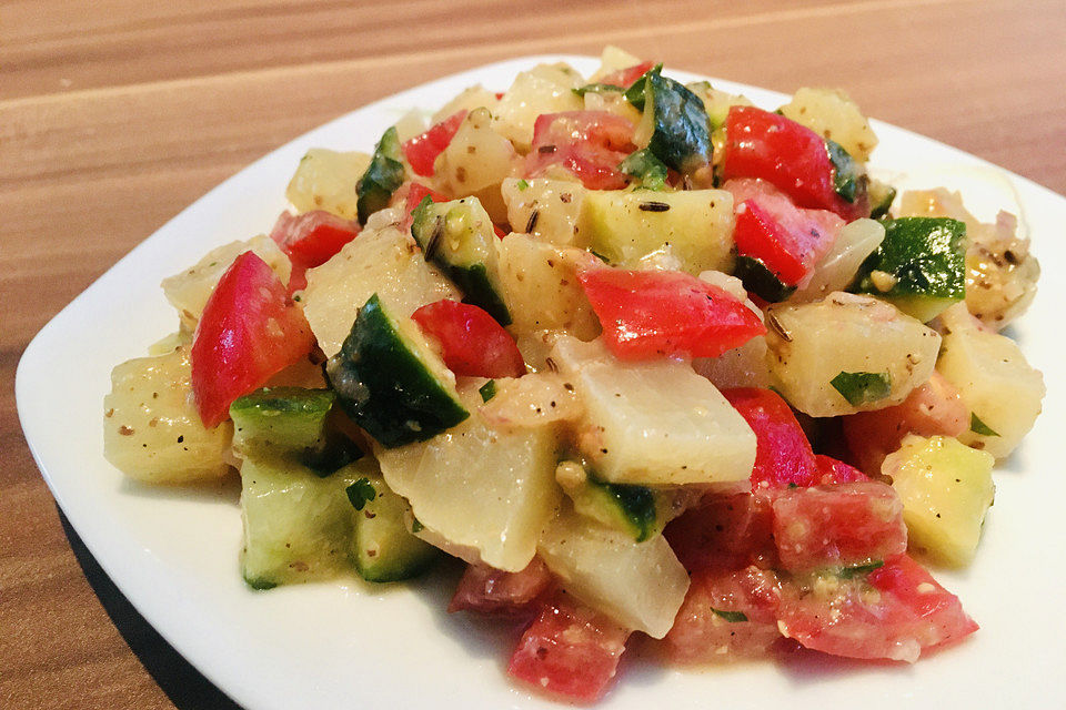 Harzerkäse - Salat mit Tomaten und Gurken