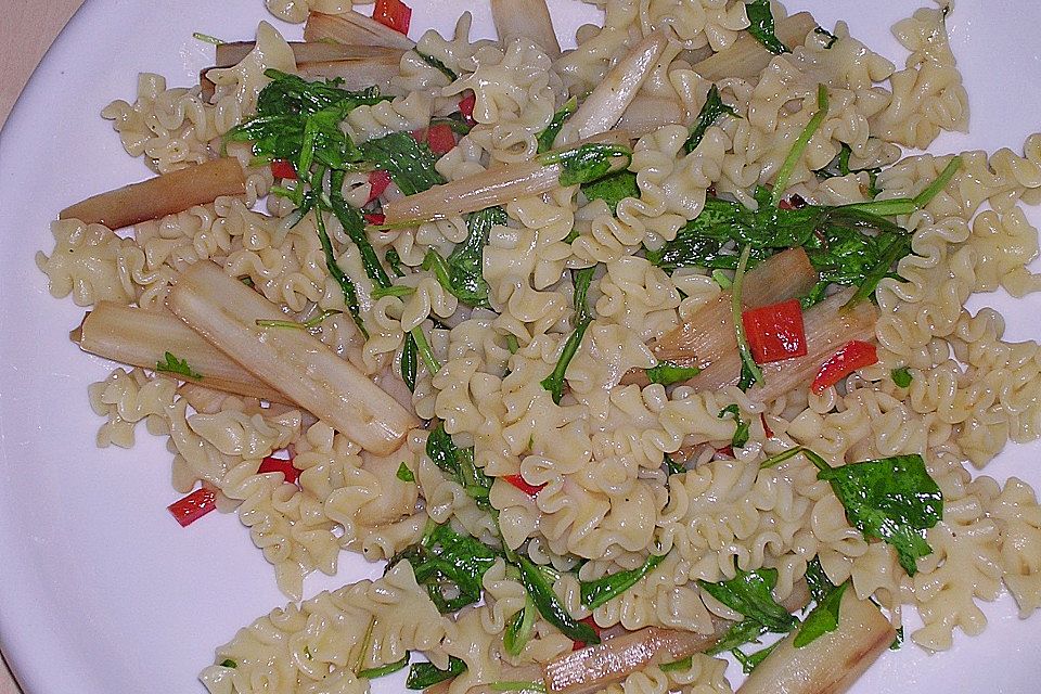 Spargel mit Limetten-Rucola-Pasta