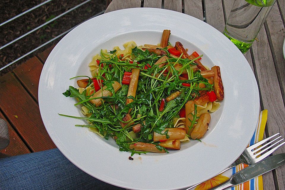 Spargel mit Limetten-Rucola-Pasta