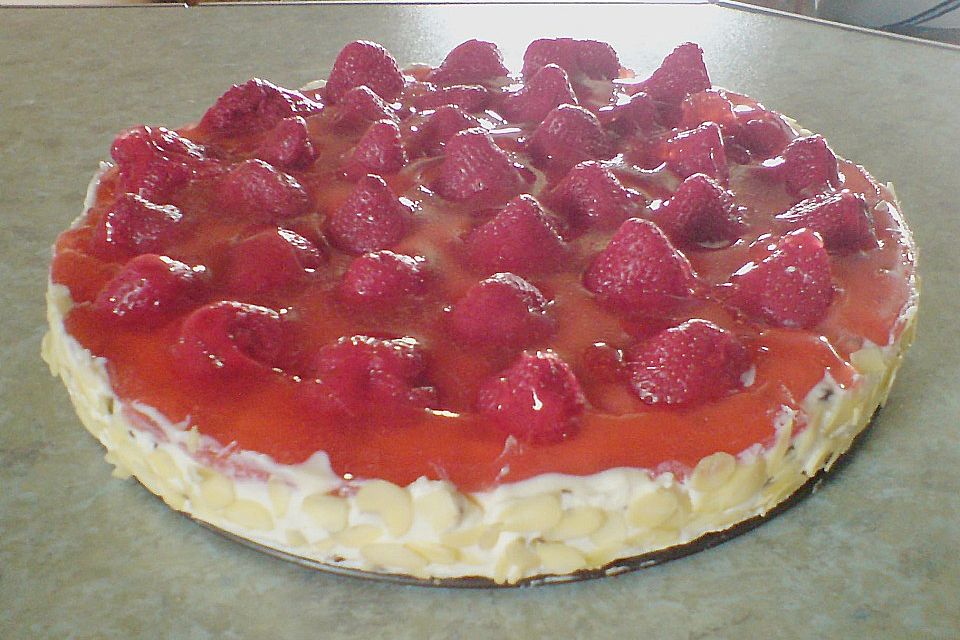 Erdbeer - Stracciatelle - Torte