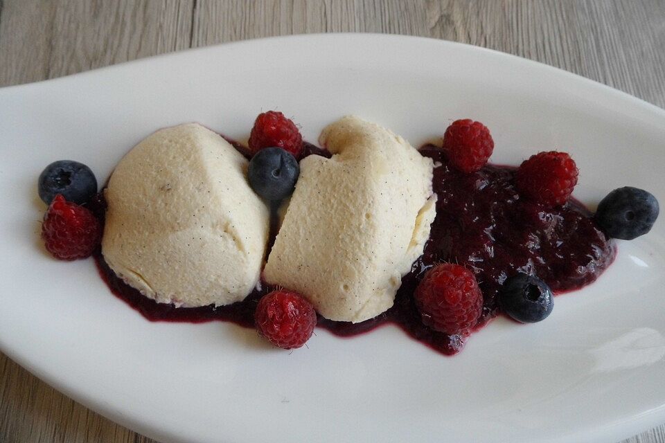 Bayrische Creme mit Früchten