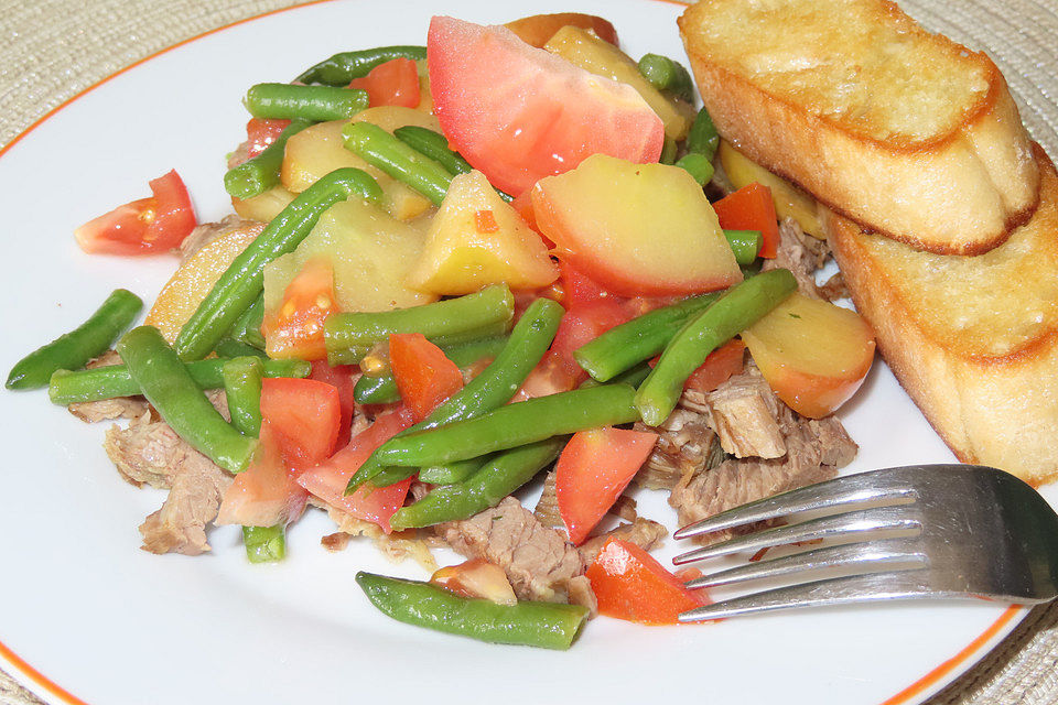 Rindfleischsalat mit Birnen und Bohnen